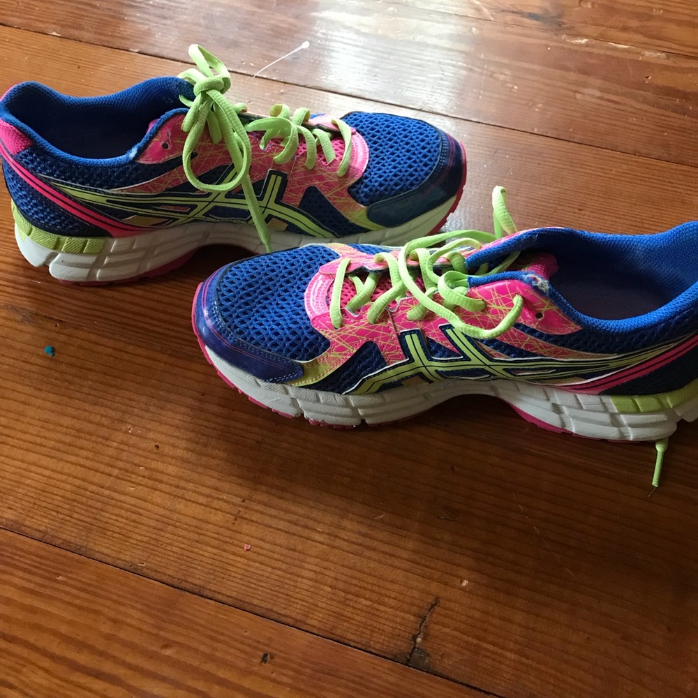 ASICS tennis shoes